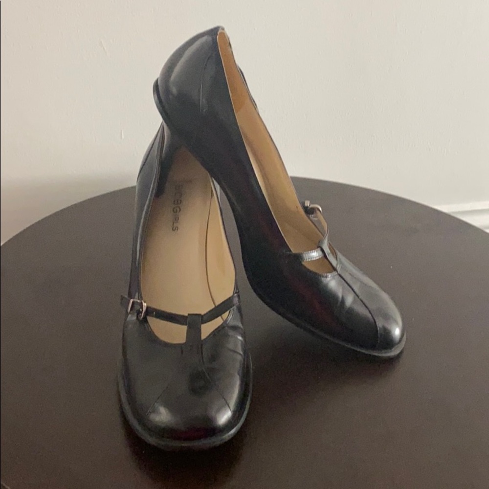 SHOES - Picture 3 of 5